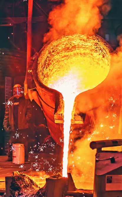 Не только зерно. Уничтоженный Мариуполь и блокировка портов обойдутся металлургам в $10 млрд. Как пострадает бизнес Ахметова, Жеваго и АМКР Лакшми Миттала /Shutterstock