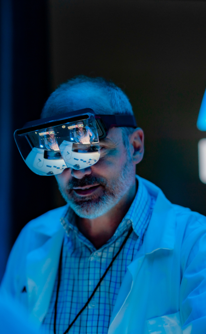 Apple купила стартап Mira, який виробляє AR-гарнітури для військових /Getty Images