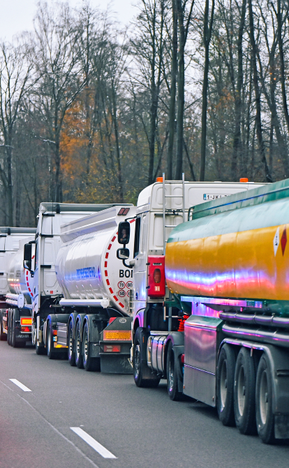 Черга вантажівок на польському кордоні /Getty Images