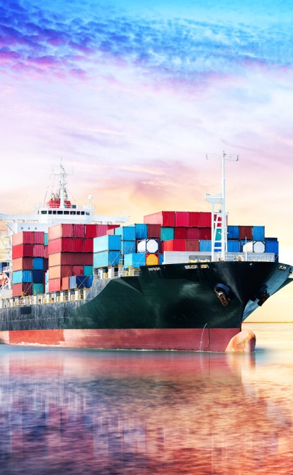 У пʼять разів дорожче: ціни на контейнерні перевезення – на рекордному рівні. Як це впливає на бізнес /Shutterstock