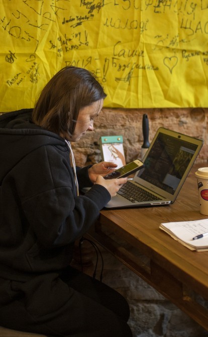 Вынужденные переселенки, вынужденные свитчерки. Как война ускорила приход украинских женщин в IT-индустрию /Getty Images