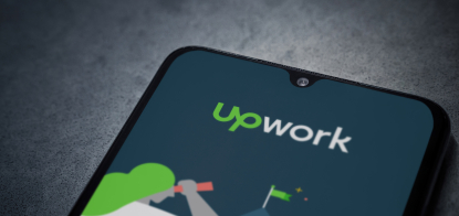 Фріланс-біржа Upwork зробила розсилку про загрозу війни. Українські підприємці скаржаться, що втрачають контракти через це. Деталі конфлікту