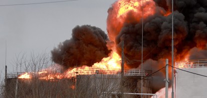 Російські війська масово бомбардують нафтобази. Що робить Україна, щоб у фермерів, військових та населення було пальне /Фото Getty Images