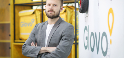 «Курʼєри самі просяться працювати». Генеральний менеджер Glovo в Україні про те, як компанія доставляє продукти під час війни