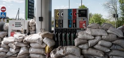 Ціни на АЗС знижуються, а кілометрові черги зникають. Чи вдалось Україні подолати гострий дефіцит пального /Фото Getty Images