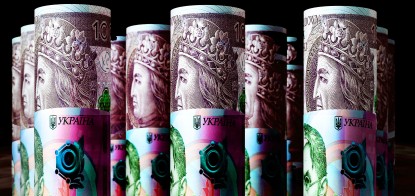Что делать с гривнами и украинскими счетами, если вы выехали за границу? Финансовый гид Forbes для переселенцев /Фото Shutterstock