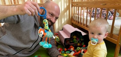 Грузинський екстопчиновник знайшов $200 000 на евакуацію дітей-сиріт із Харківщини. Як він шукає кошти на їхній розвиток та навіщо йому зустріч із Мілою Куніс