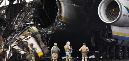 Утрата половины экспорта, разрушение промышленных гигантов и удар по госбюджету. Экономика прошла первый месяц войны. Что дальше? Главное из отчета ЦЭС /Фото Getty Images