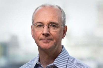 «Винагороджує агресію та карає жертву». Колумніст Bloomberg Марк Чемпіон проаналізував мирний план США і вважає його примусом до капітуляції України. Які кроки він пропонує?