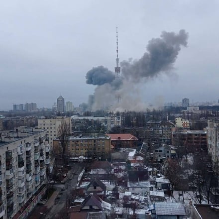 «Путін, на тебе чекає Гаага».&amp;nbsp;Диктатор Росії відповідатиме за вбивства мирних жителів в міжнародних судах. Які перспективи цих справ /Фото 1