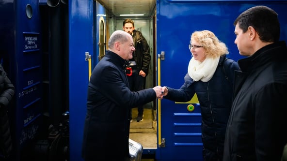 Канцлер Германии Шольц в Киеве объявит пакет военной помощи на €650 млн