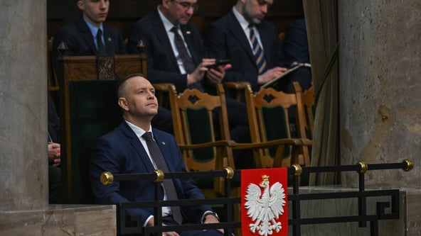 Навроцький блокує кредит ЄС SAFE, Туск попереджає про можливий Polexit