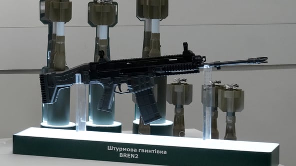 В Україні почалося складання штурмових гвинтівок BREN-2 стандарту НАТО