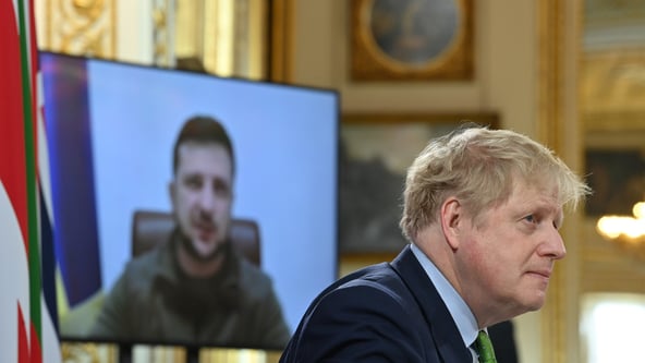 Президент України Володимир Зеленський 15 березня виступає перед представниками та лідерами країн Об'єднаного експедиційного корпусу, включаючи Бориса Джонсона, прем'єрміністра Британії.