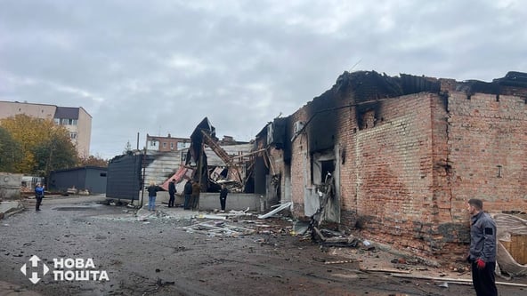 Росія вдарила по сортувальному депо «Нової пошти» на Чернігівщині (фото)