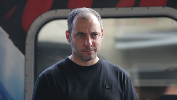Александр Кубраков возле «Поезда к победе» на Центральном железнодорожном вокзале в Киеве, 23 августа 2022 г.