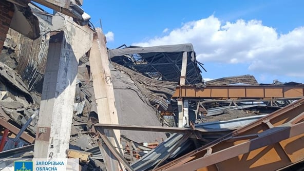 Росія вдарила по підприємству у Запоріжжі, загинуло троє людей (фото)