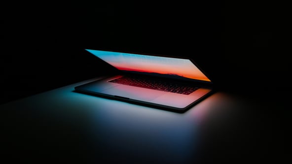 Писать код под звуки «Градов». Как крупные и малые украинские IT-компании работают во время войны