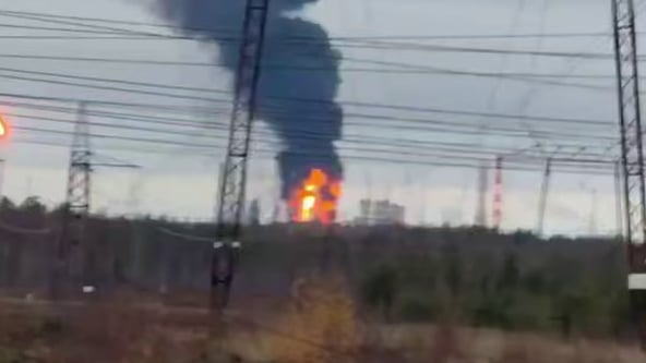 Українські дрони долетіли до Сургута: уразили найбільший у Росії газоконденсатний завод за 2400 км від кордону (відео)