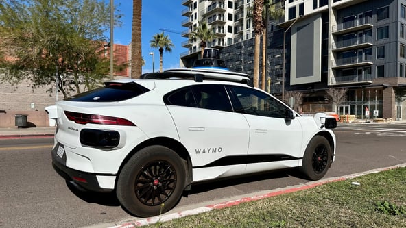Сервіс самокерованих авто Waymo, фото Ярослав Циганенко