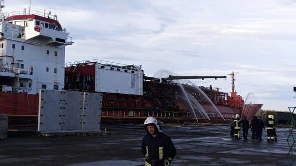Пожежу на газовому танкері в порту Ізмаїла ліквідували