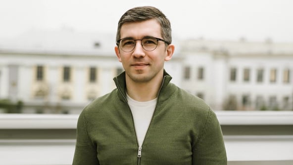 Facebook Dmytro Karchuk, а також оброблено і доповнено за допомогою ШІ (штучного інтелекту) Photoshop Beta