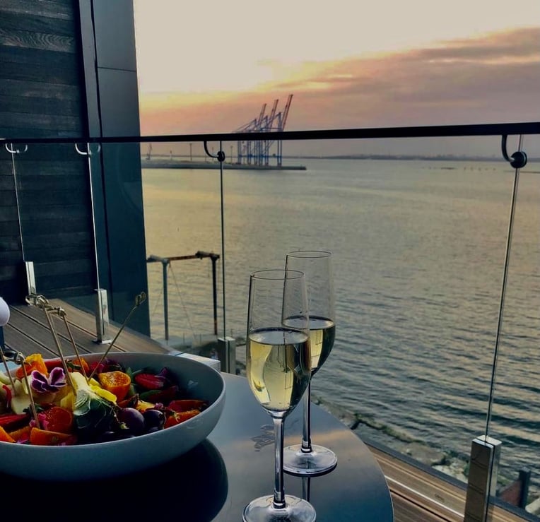 m1clubhotel.com