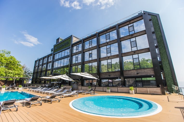 m1clubhotel.com