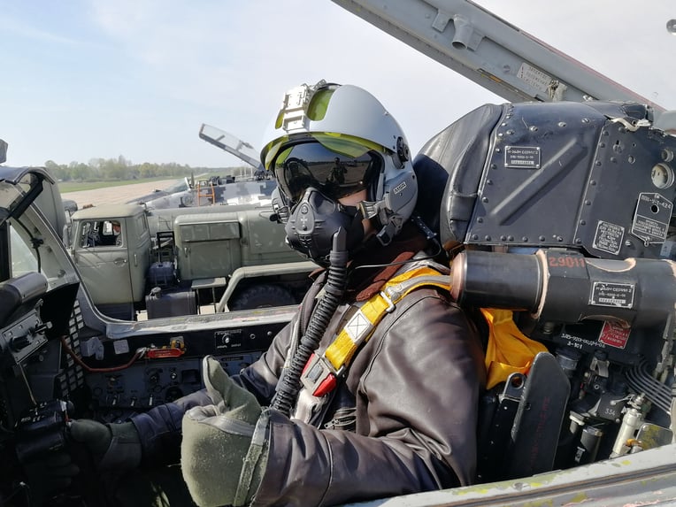 з особистого архіву Андрія Пільщикова/40 бригада тактичної авіації та надано прес-офіцером 40 бригади тактичної авіації