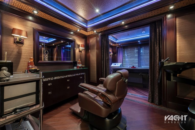yachtharbour.com