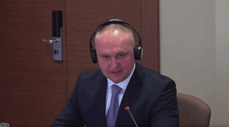 скриншот с видео