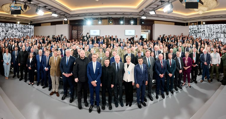 Фонд Виктора Пинчука. Фотографы: Николя Лобет, Валентина Ростовикова, Фредерик Гарридо-Рамирес (PRYZM)