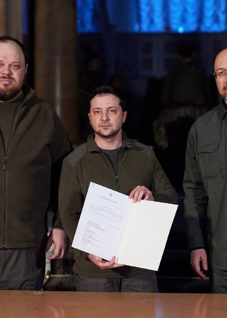 Зеленський підписав заявку України на вступ до Європейського Союзу