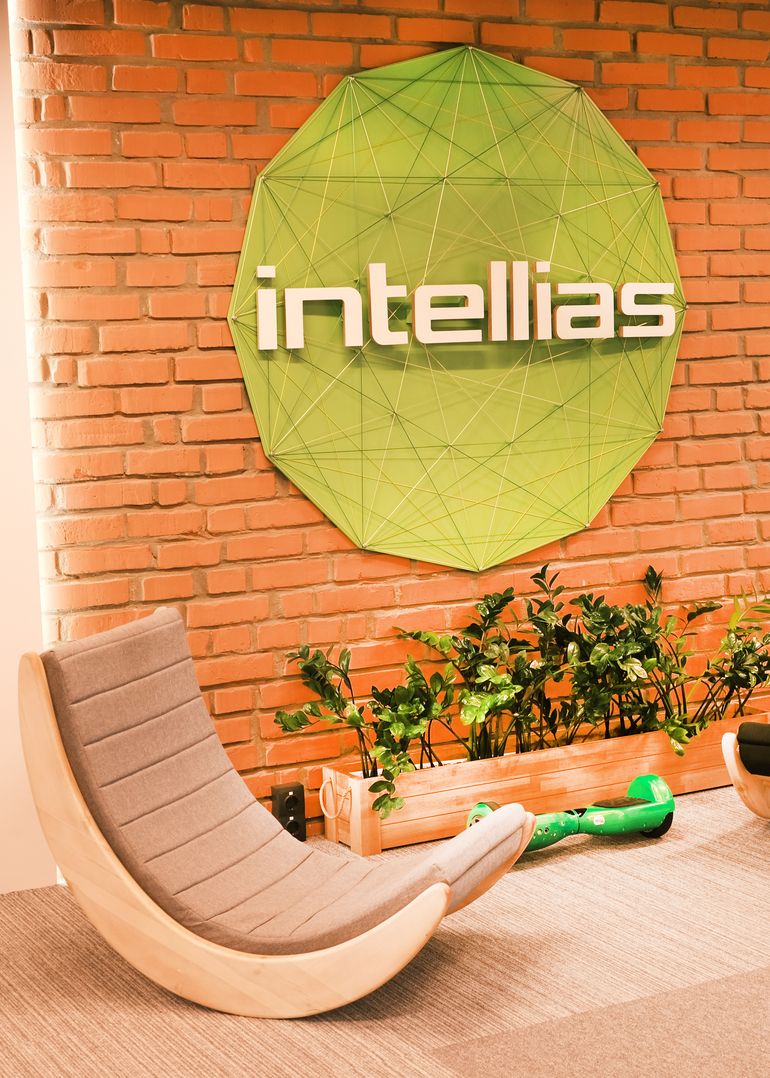 IT-компанія Intellias спробувала зміксувати простір, де народжується не тільки код, але й творчість. Що у неї вийшло