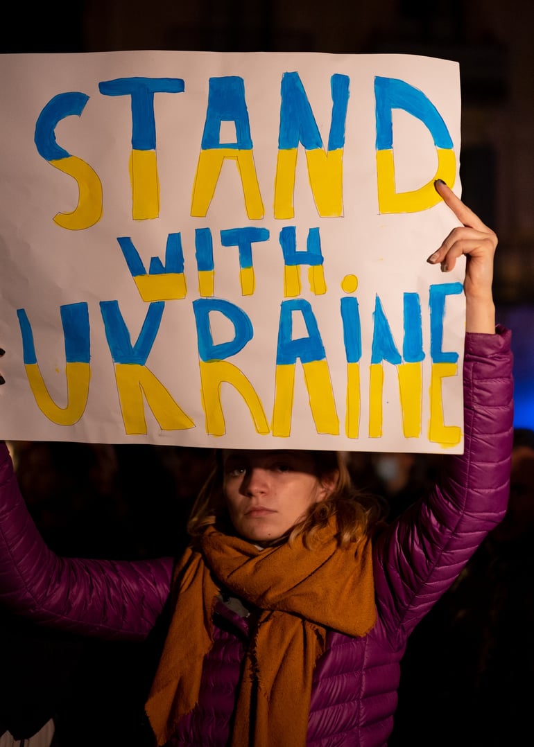 Протести 25 лютого у Барселоні проти війни в Україні.
