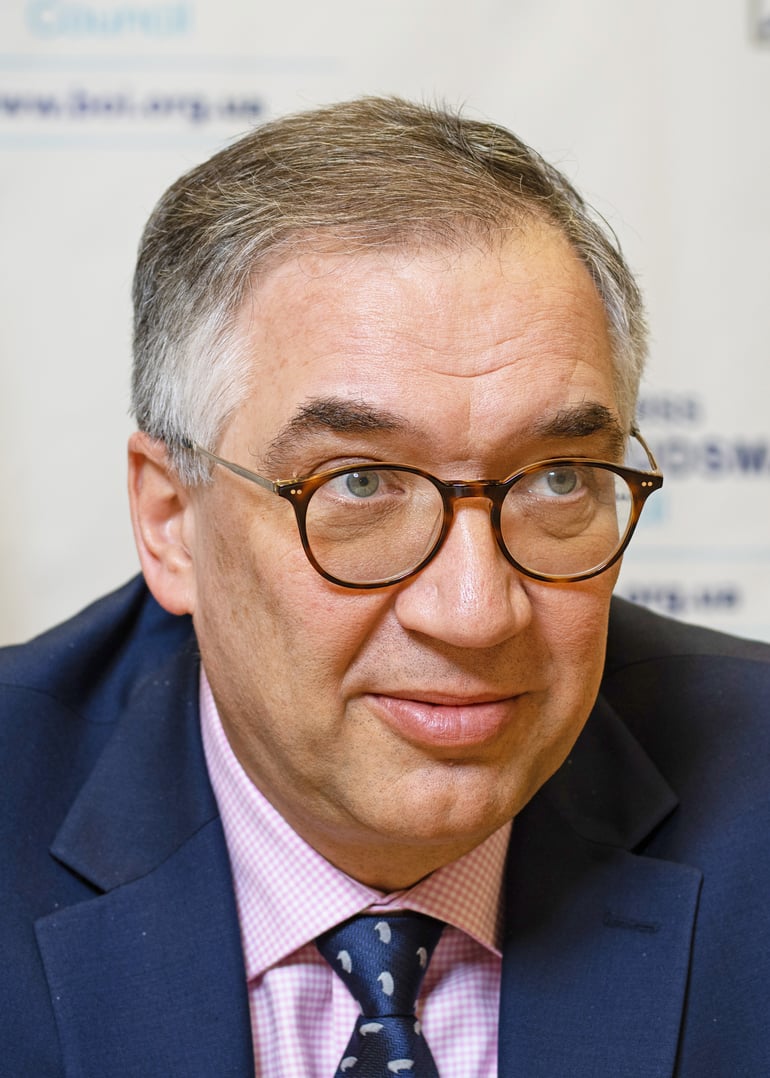 Александр Чекменев