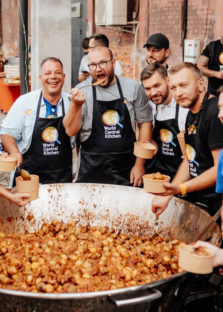 MIKE KOVALOV / WCK