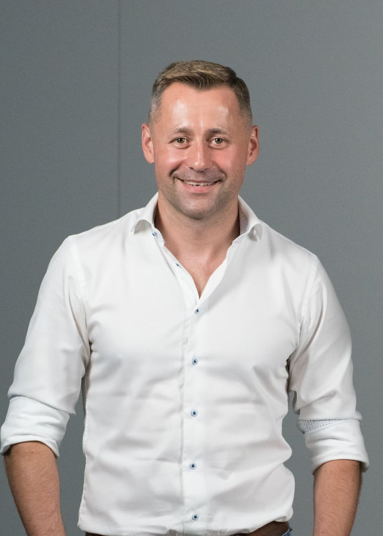 Александр Чекменев