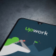 Фриланс-биржа Upwork сделала рассылку об угрозе войны. Украинские предприниматели жалуются, что теряют контракты из-за этого. Детали конфликта