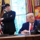 Гендиректор Tesla Ілон Маск і президент США Дональд Трамп в Овальному кабінеті Білого дому 30 травня 2025 року у Вашингтоні, округ Колумбія. /Getty Images