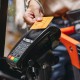 Без світла, але з PayPass. Як українська платіжна інфраструктура працюватиме під час перебоїв з електрикою та звʼязком /Фото Shutterstock
