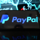 PayPal підписала угоду з розробником ChatGPT про інтеграцію своїх платіжних сервісів у чатбот. Акції фінтехкомпанії злетіли на 13% /Фото Getty Images