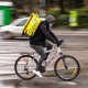Желтый рюкзак против ракет и блэкаутов. Во время войны испанский Glovo незаметно захватил украинский рынок доставки еды. Как так получилось