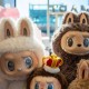 Выручка производителя куклы Лабубу в первом полугодии выросла на 200%, прибыль – на 400% /Фото Getty Images