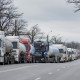 Черга бензовозів і вантажівок на кордоні /Getty Images