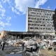 Пожежники прибирають уламки пошкодженої будівлі після російського авіаудару по місту Вінниця, 14 липня 2022 року, 27 людей загинули /Getty Images