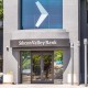 Як крах Silicon Valley Bank позначиться на інвестиційних портфелях? Пояснюють інвестори Максим Корецький та Олександр Косько /Фото Shutterstock