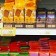 Несладкие будни. Кондитерку Roshen перестали продавать в маркетах Auchan. Причины называют разные – работа в России и бизнесовые недоразумения /Фото Shutterstock