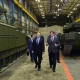 Улюблений завод Путіна. Танки найбільшого виробника РФ під санкціями з 2014 року, але їздять по Україні. Як так вийшло /Фото Getty Images