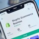«Все в одном». Тысячи украинских предпринимателей выбрали Shopify для построения онлайн-бизнеса. Как создать и продвигать сайт на платформе – гайд от Forbes /Фото Иллюстрация Shutterstock